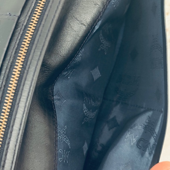 MCM white and Navy Wallet - Picture 10 of 12